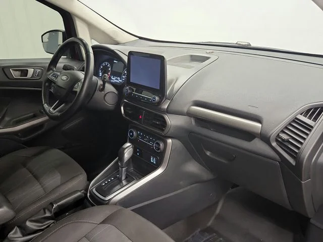 Used 2020 Red Ford SE image 26