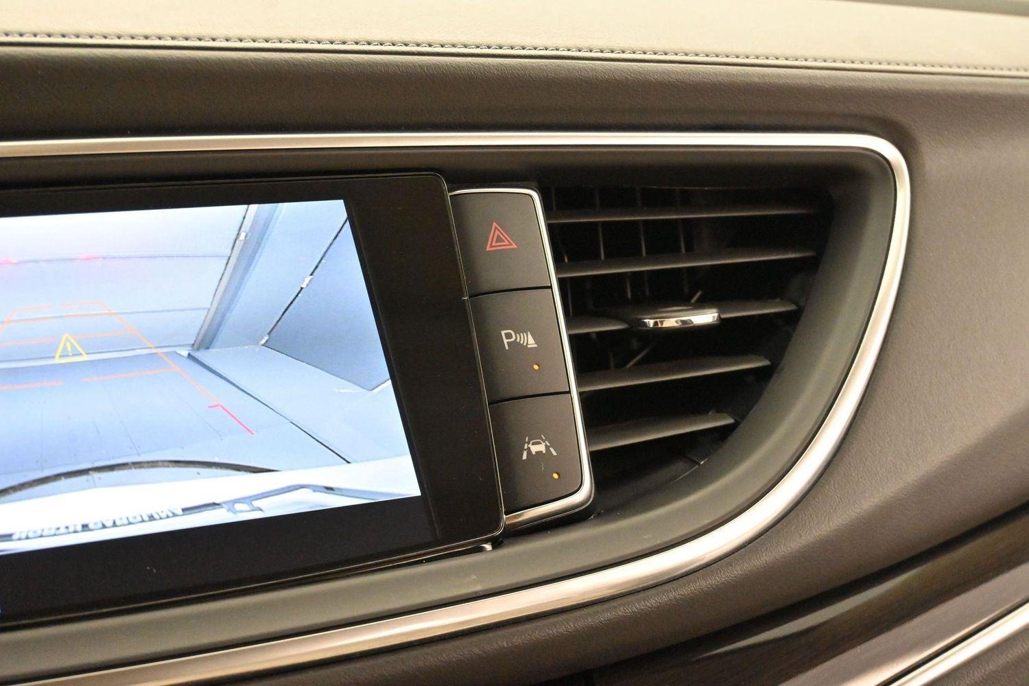 Used 2023 Summit White Buick Essence image 23