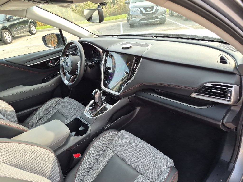 Used 2021 Silver Subaru 2.5i Sport image 32