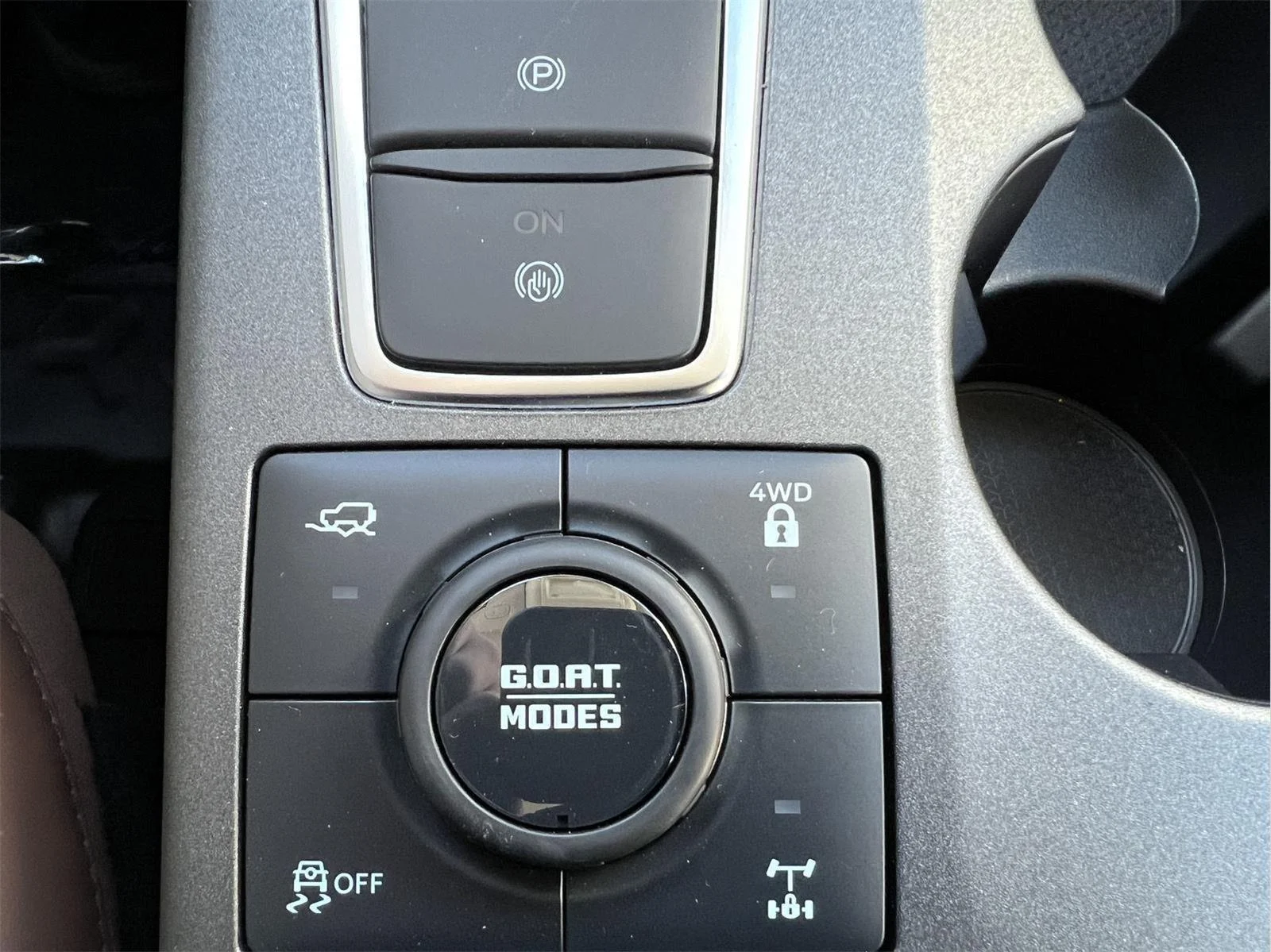 Used 2025 CARBONIZED GRAY METALLIC Ford Outer Banks image 21