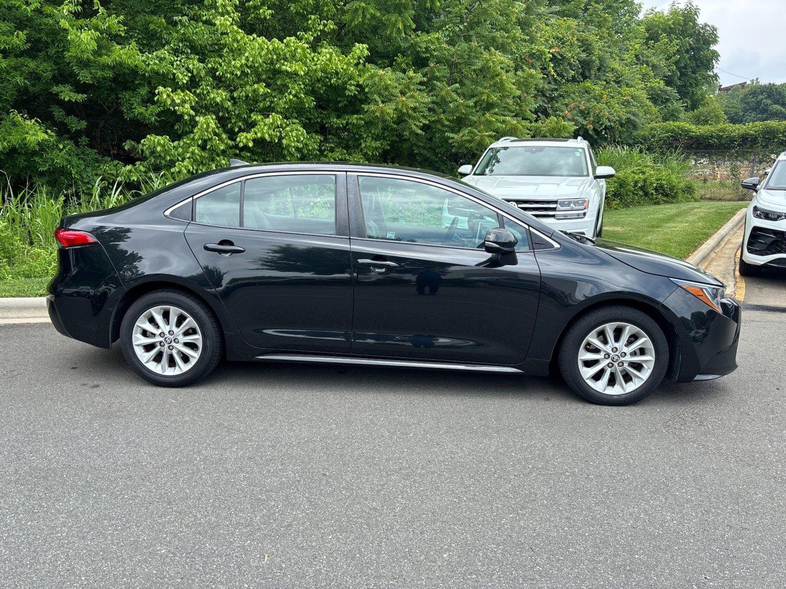 Used 2020 Black Sand Pearl Toyota XLE image 6