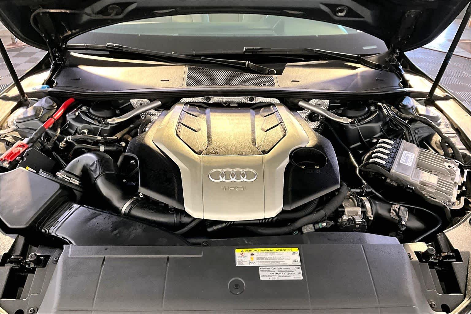 Used 2019 Triton Blue Audi Premium image 30