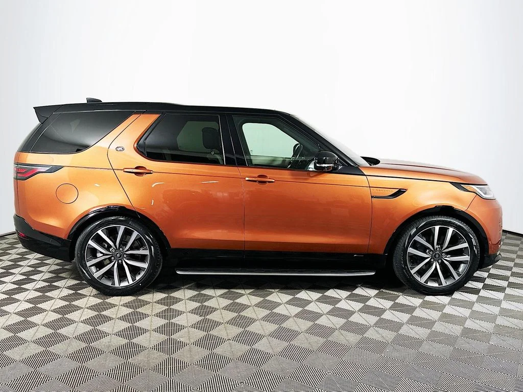 Used 2022 Namib Orange Premium Metallic Land Rover HSE R-Dynamic image 4