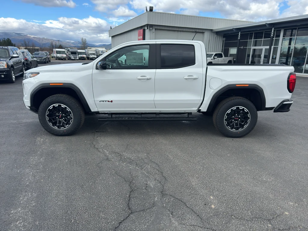 2026 GMC Canyon 4WD AT4 Crew Cab Short Box's photo