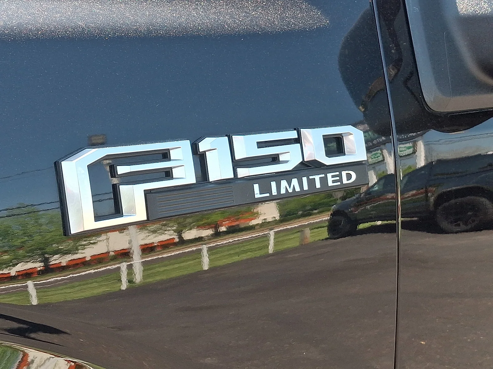 Used 2019 Agate Black Metallic   Um Ford Limited image 31