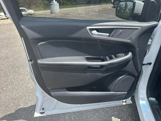 Used 2019 White Ford SEL image 25
