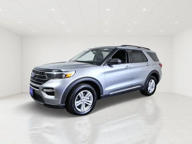 Certified Used 2024 Silver Ford XLT image 3