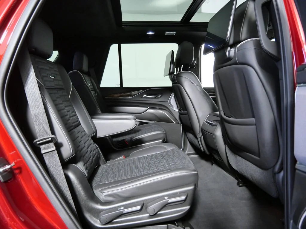 Used 2021 Red Cadillac Sport Platinum image 13