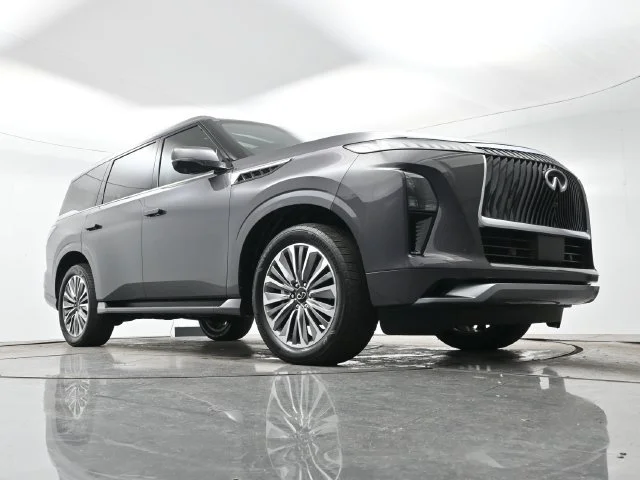 Used 2025 Anthracite Gray INFINITI LUXE image 26
