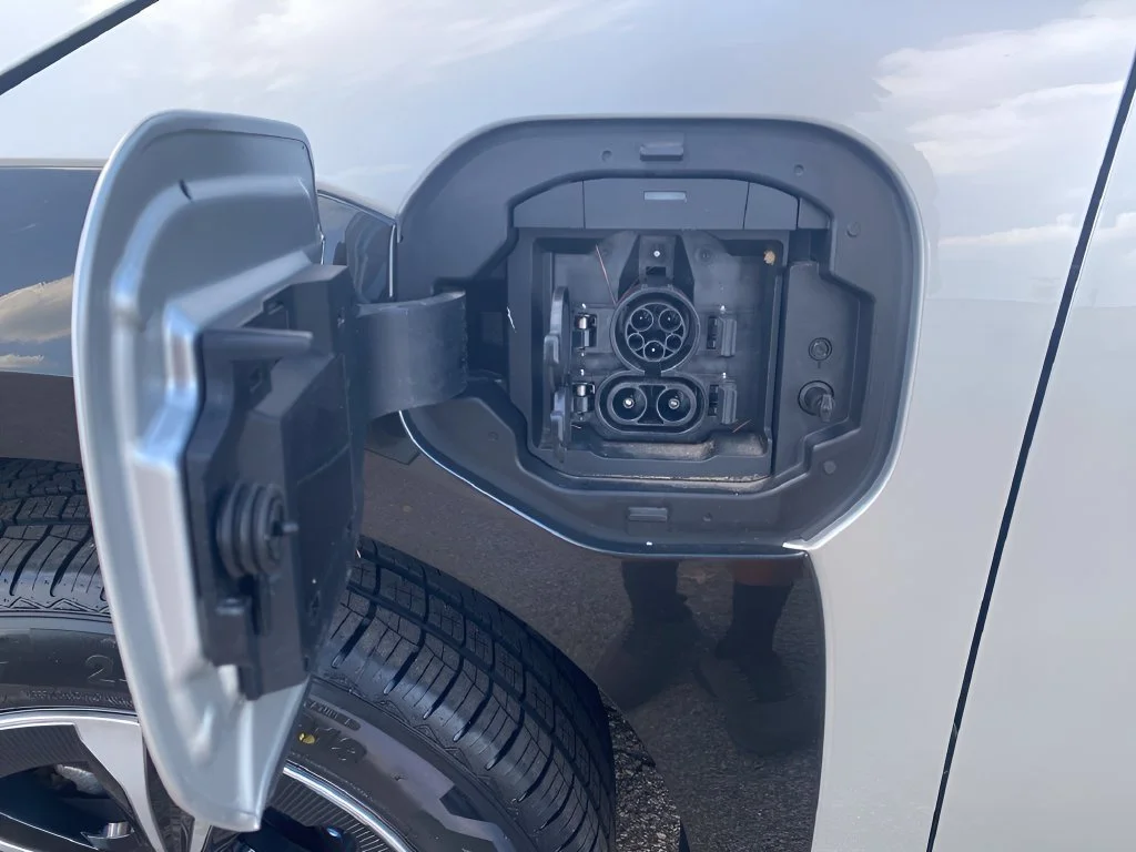 Used 2025 Silver Toyota XLE image 38