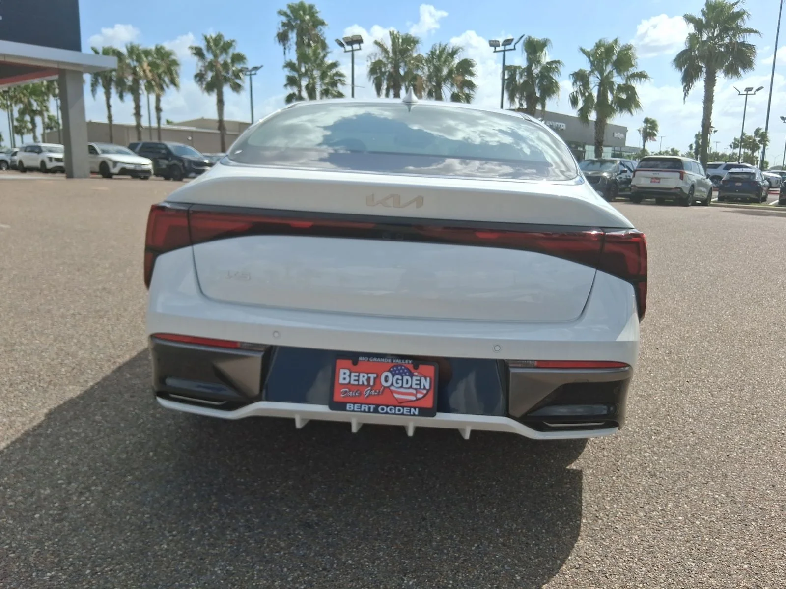 New 2026 White Kia LXS image 5