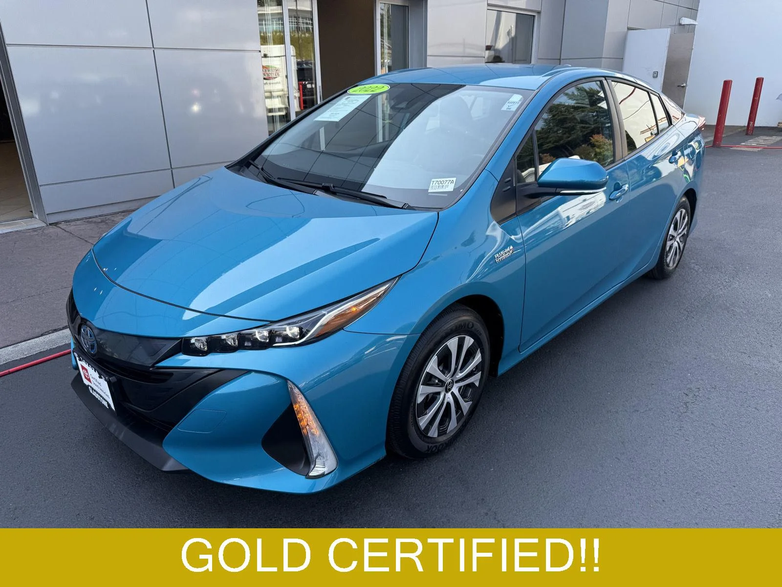 Used 2022 Blue Magnetism Toyota XLE image 1
