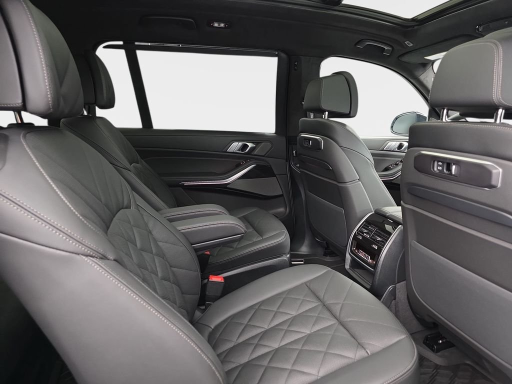New 2027 Brooklyn Grey Metallic BMW xDrive40i image 11