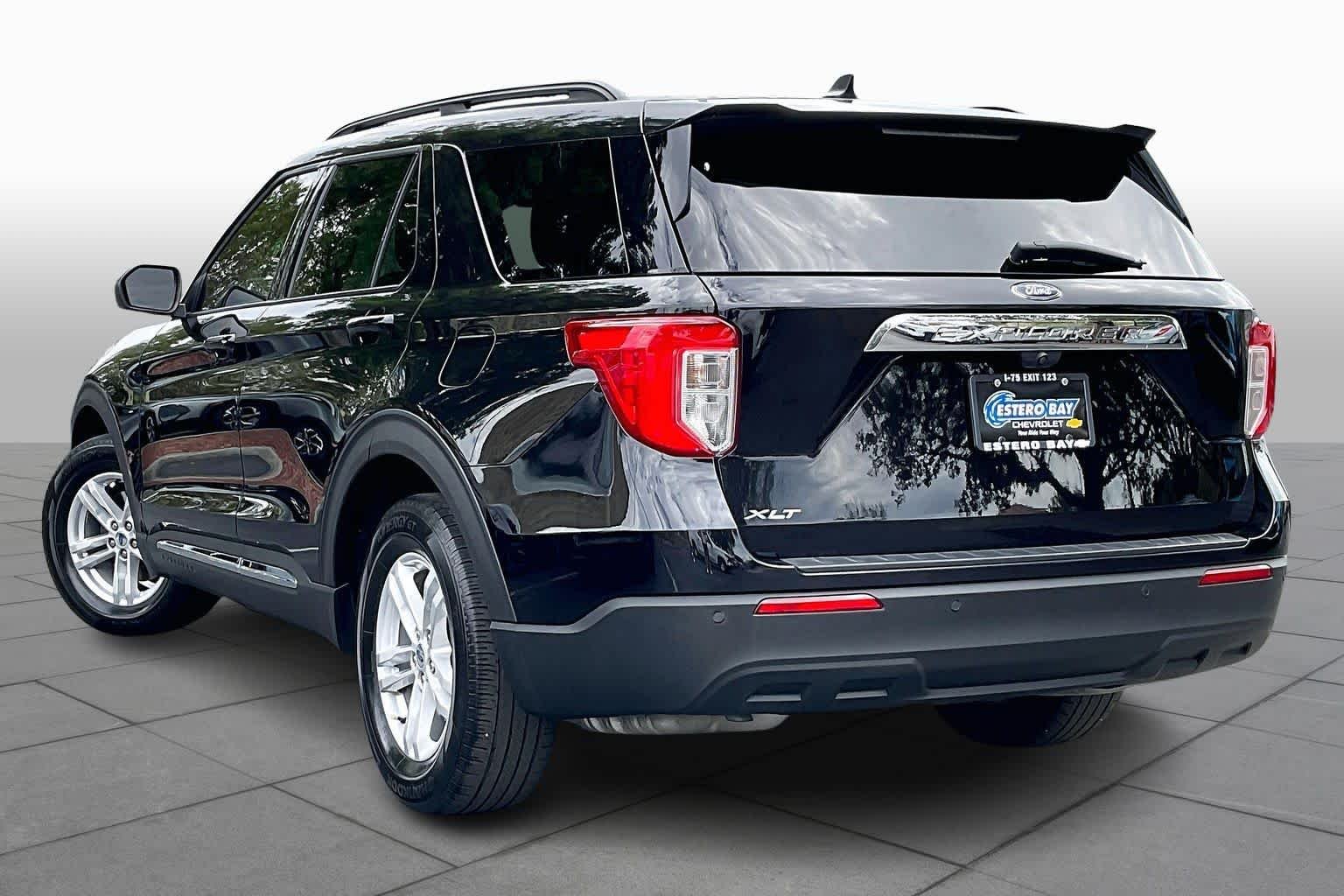 Used 2023 Agate Black Metallic Ford XLT image 12