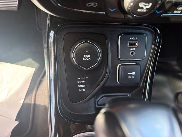 Used 2021 Granite Crystal Metallic Clearcoat Jeep Limited image 24