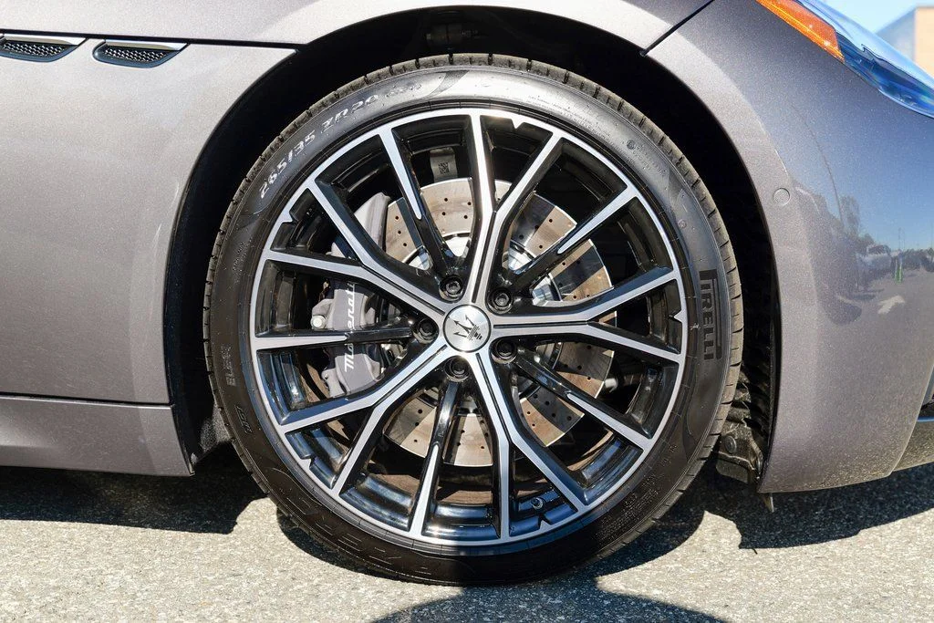 New 2026 Grigio Maratea Metallic Maserati Base image 12