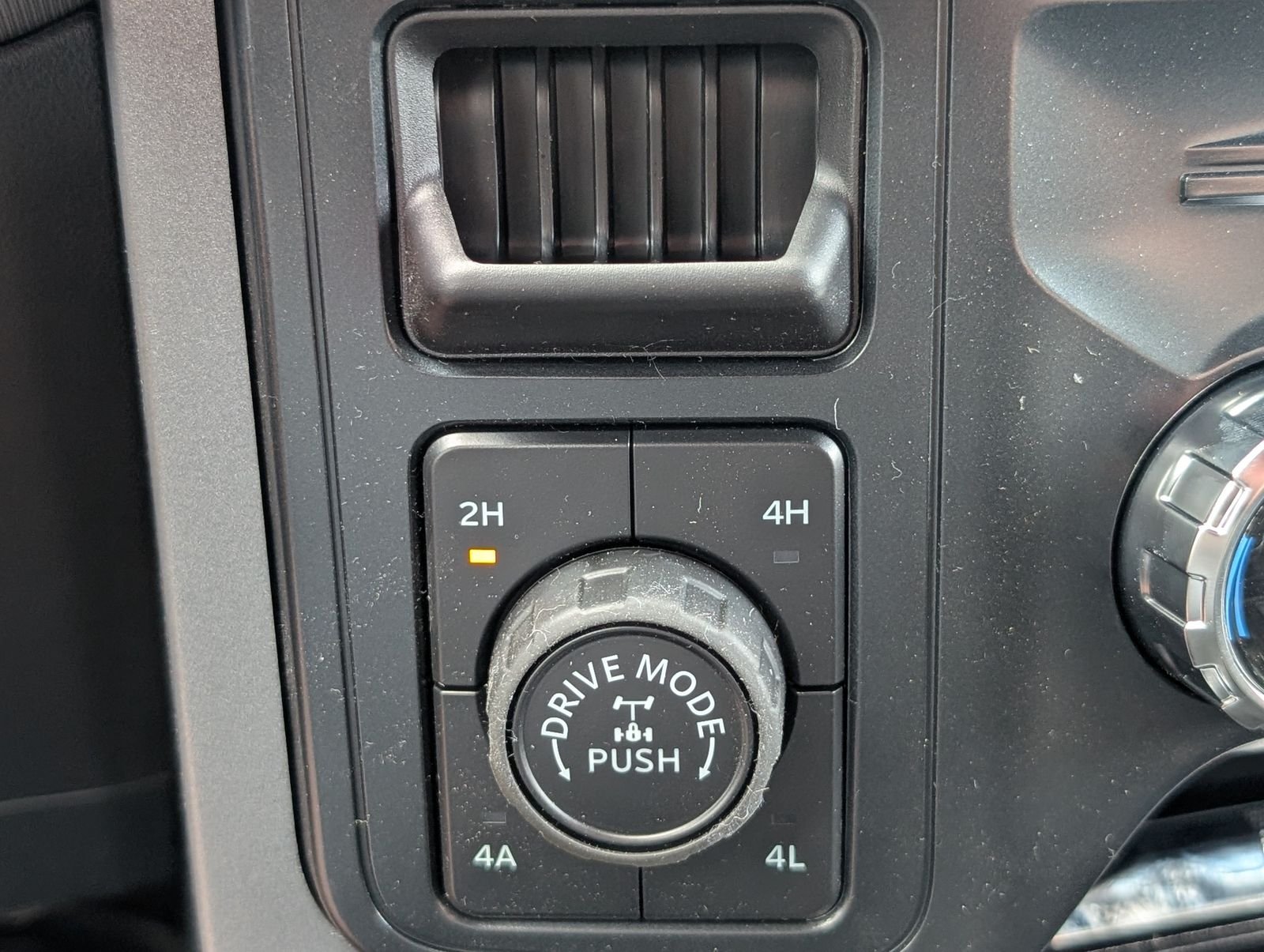 New 2026 Iconic Silver Metallic Ford Lariat image 24