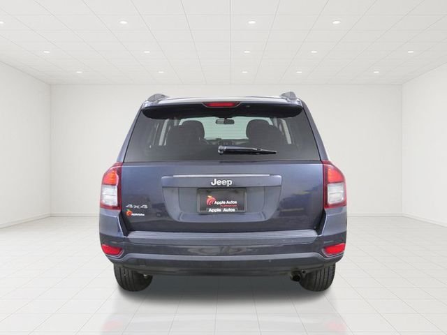 Used 2015 Gray Jeep Altitude image 6
