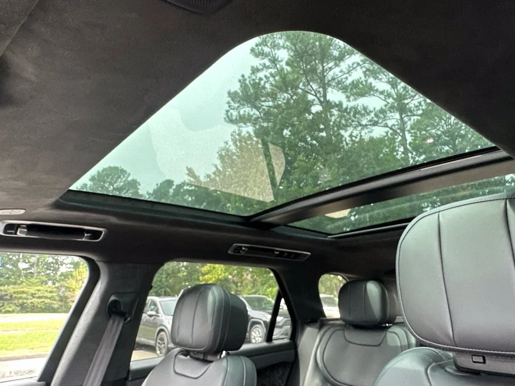 Used 2023 Black Land Rover First Edition image 23