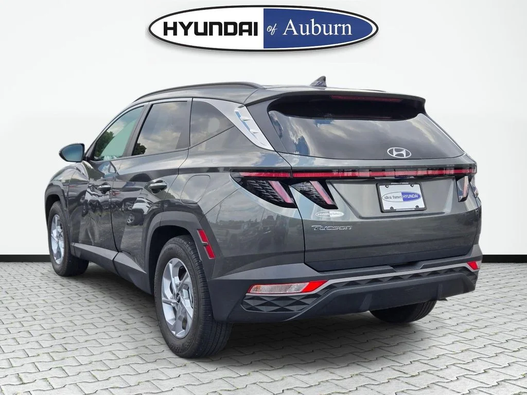 Used 2023 Gray Hyundai SEL image 9