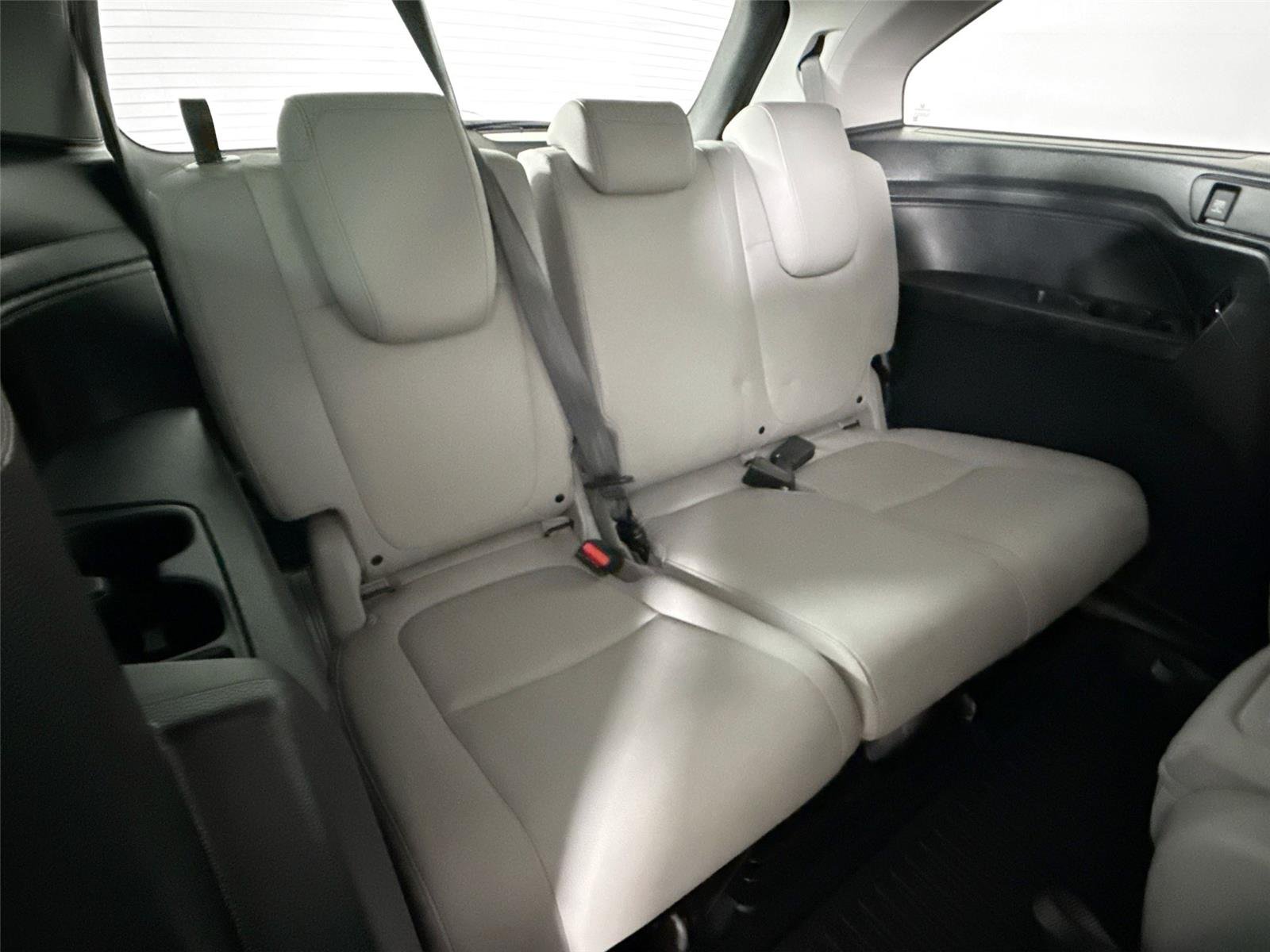 Used 2023 Lunar Silver Metallic Honda EX-L image 40