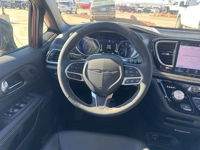 2026 Chrysler Pacifica Select - Photo 17