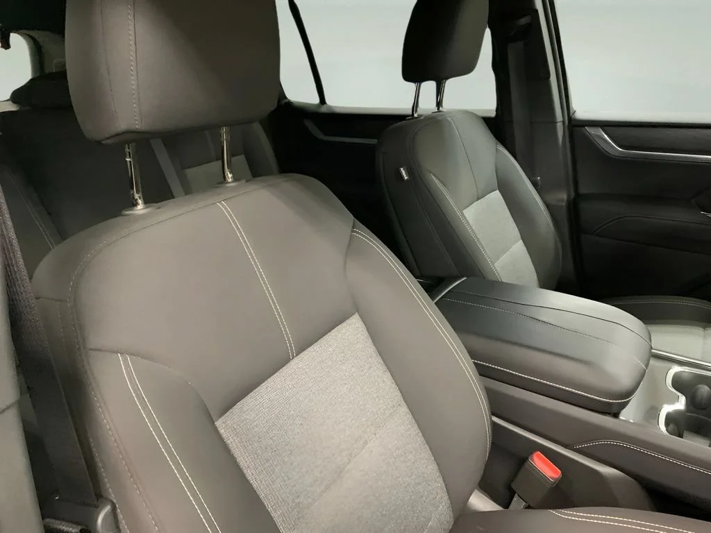 2025 GMC Acadia Elevation - Photo 15