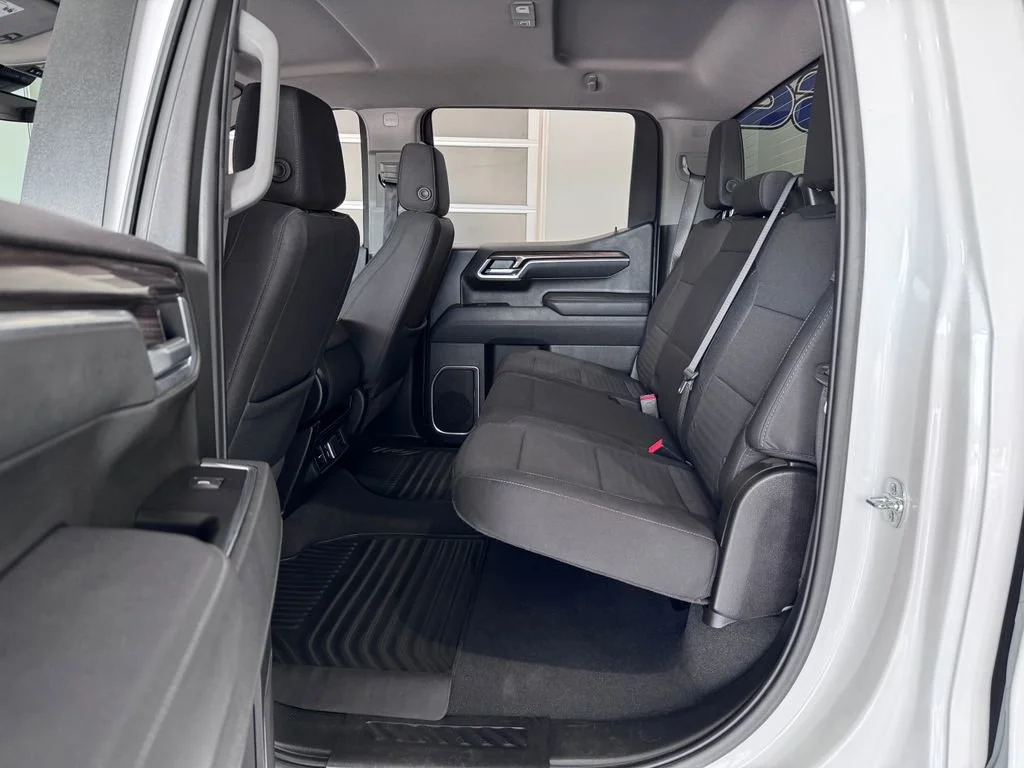 Certified Used 2025 Summit White Chevrolet LT image 14