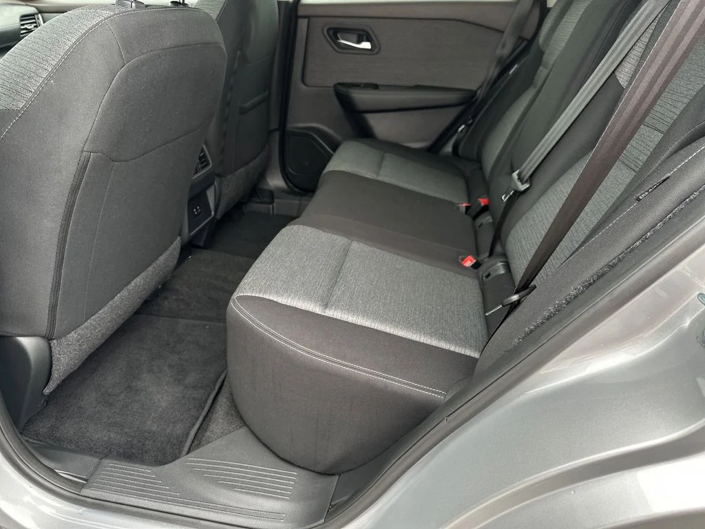 2023 Nissan Rogue SV - Photo 31