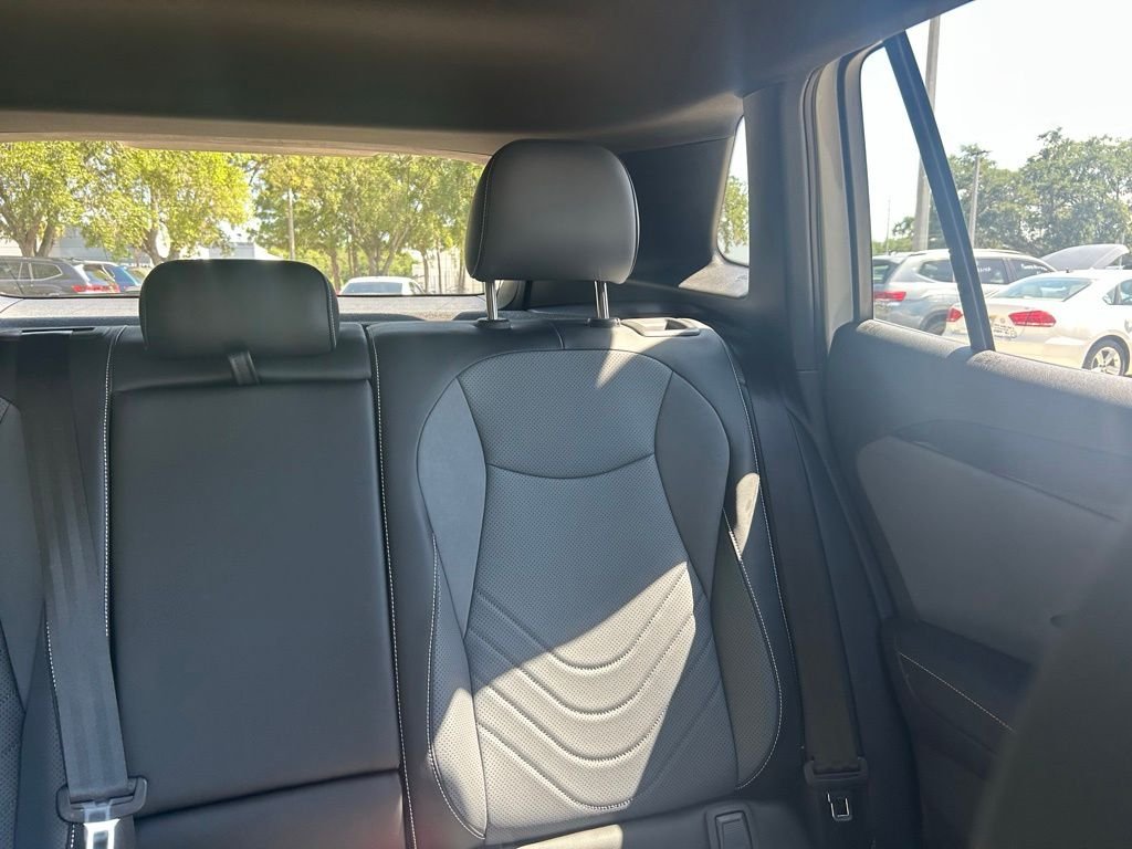 New 2026 White/off-white Volkswagen 2.0T SE R-Line Black image 14