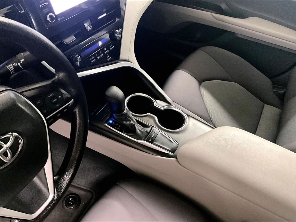 Used 2023 White Toyota LE image 20