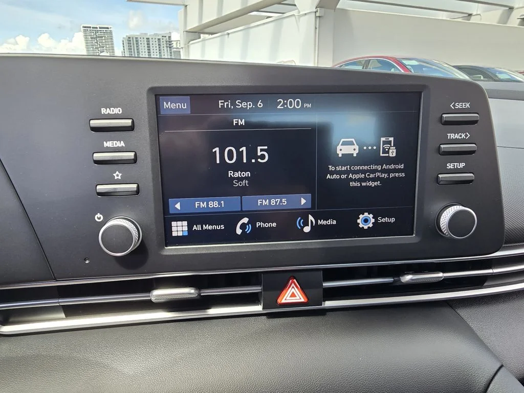 New 2026 White Hyundai SE image 18
