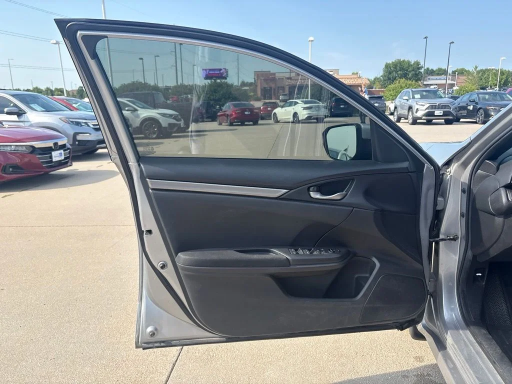 Used 2018 Silver Honda LX image 17
