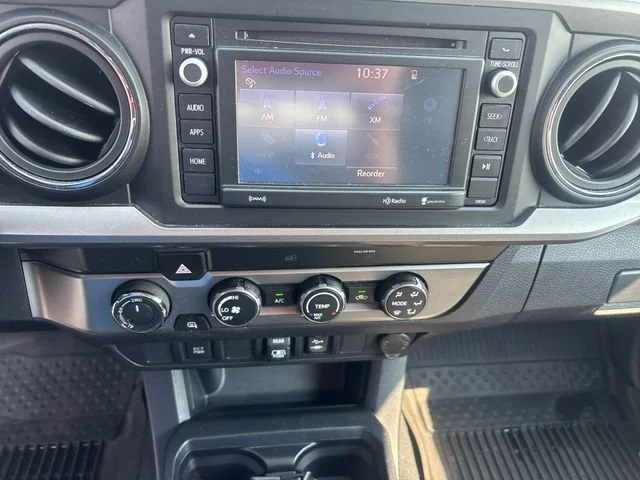 Used 2019 White Toyota SR5 V6 image 22