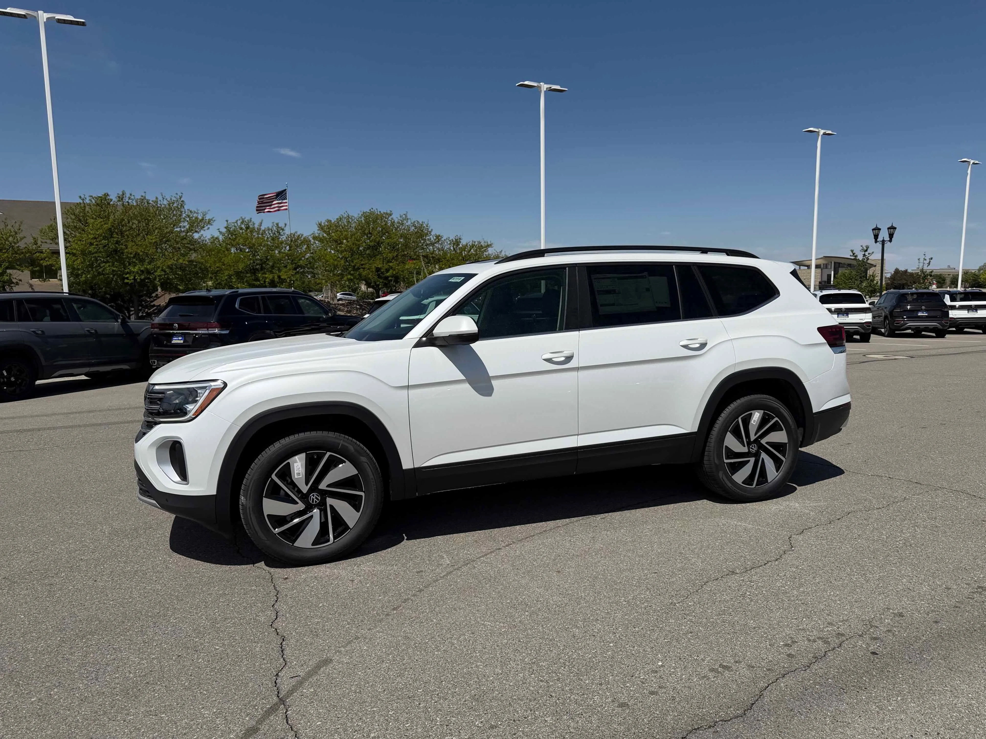New 2026 Opal White Volkswagen 2.0T SE w/Technology image 2
