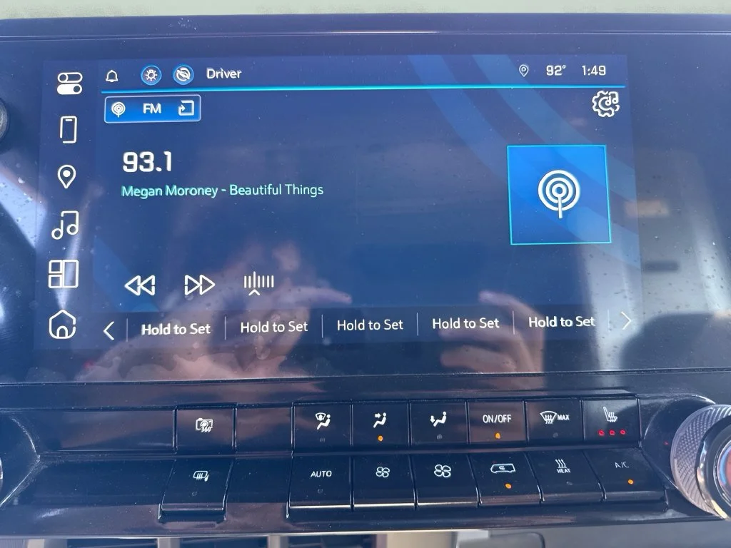 Used 2024 Oyster White BrightDrop EJY image 21