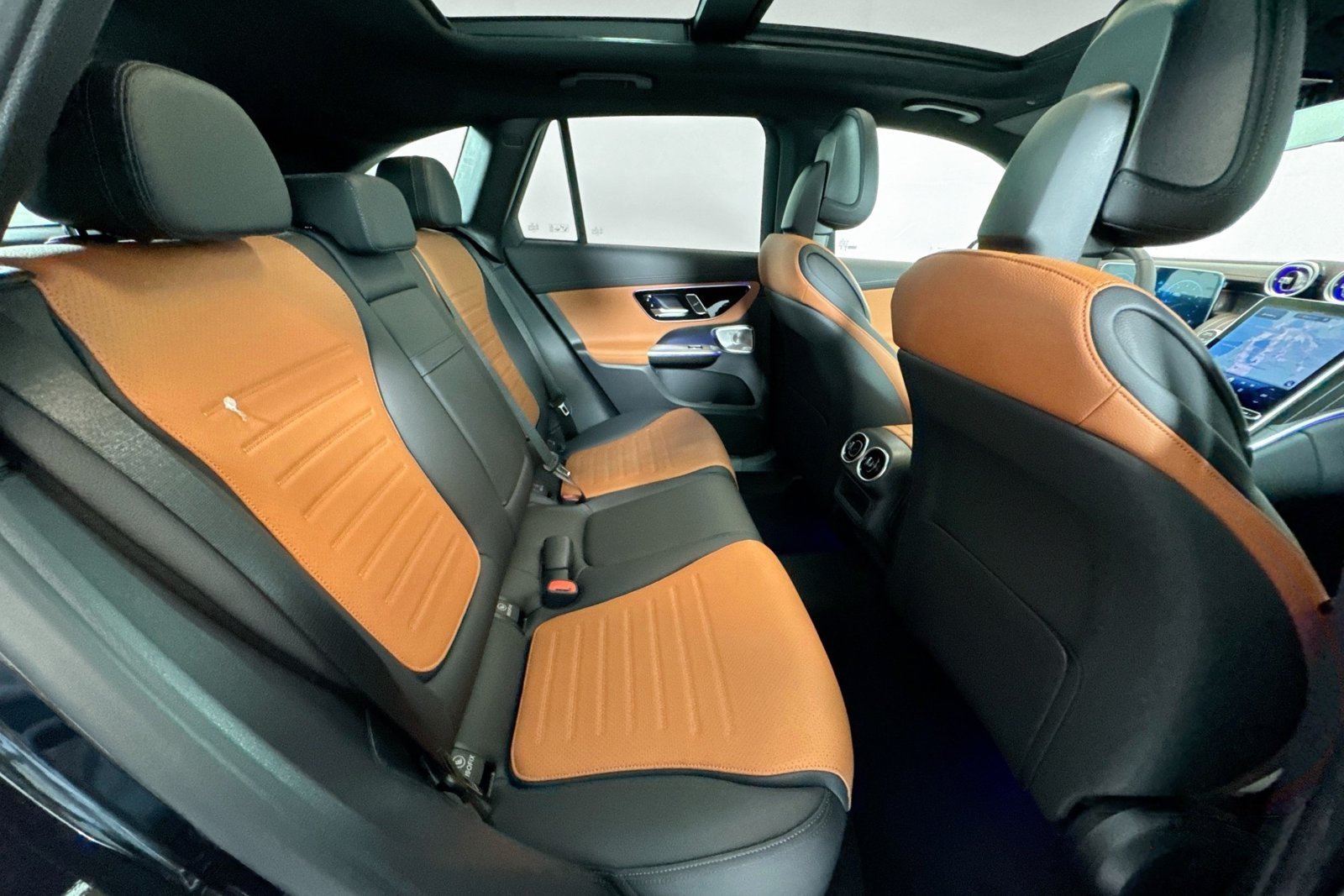 New 2026 Obsidian Black Metallic Mercedes-Benz GLC 300 image 25