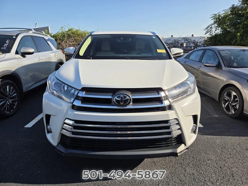 Used 2017 Blizzard Pearl TOYOTA  image 2