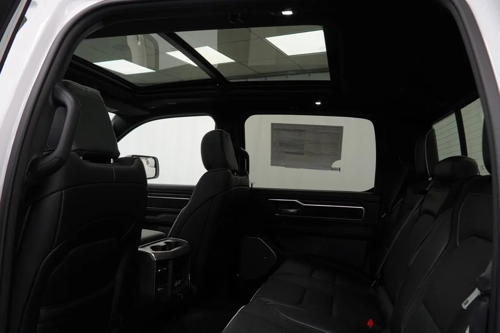 2026 RAM 1500 Laramie - Photo 18