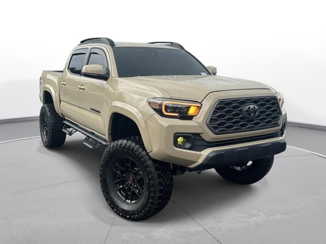 Used 2019 Quicksand Toyota SR5 image 4
