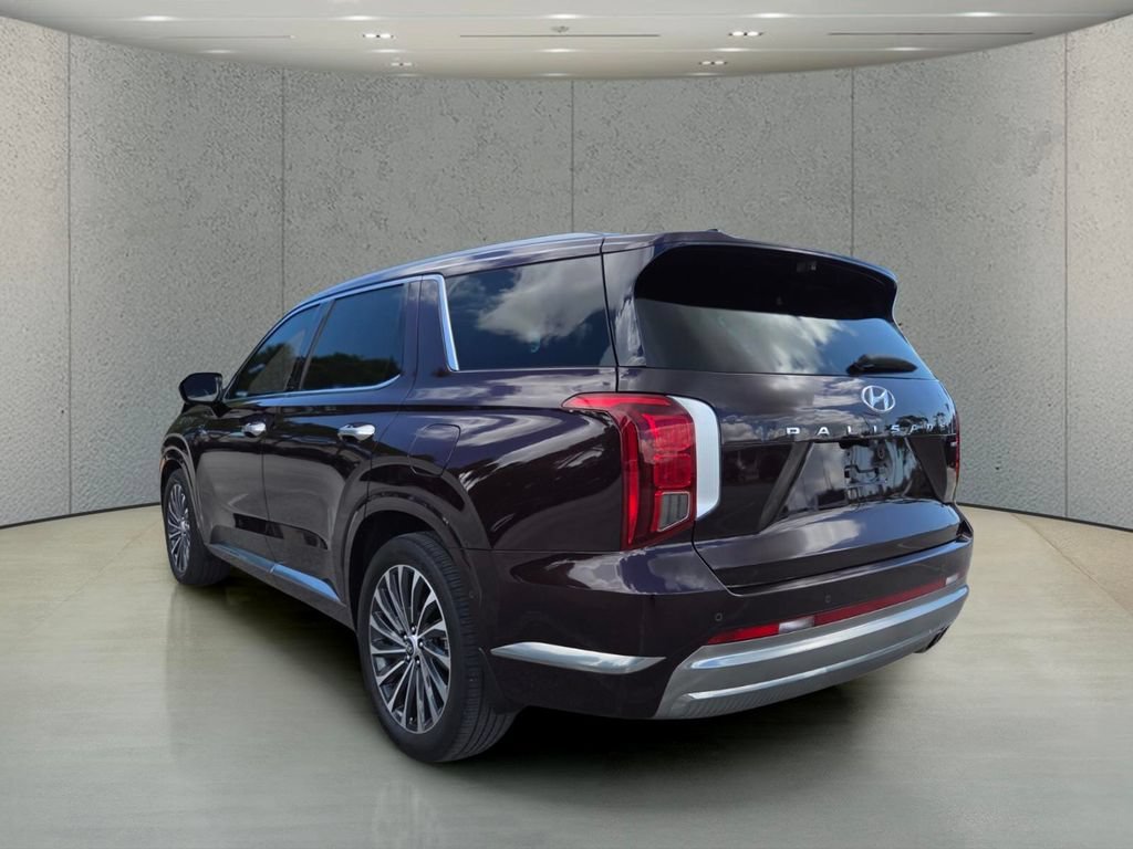 Used 2023 Sierra Burgundy Hyundai Calligraphy image 7