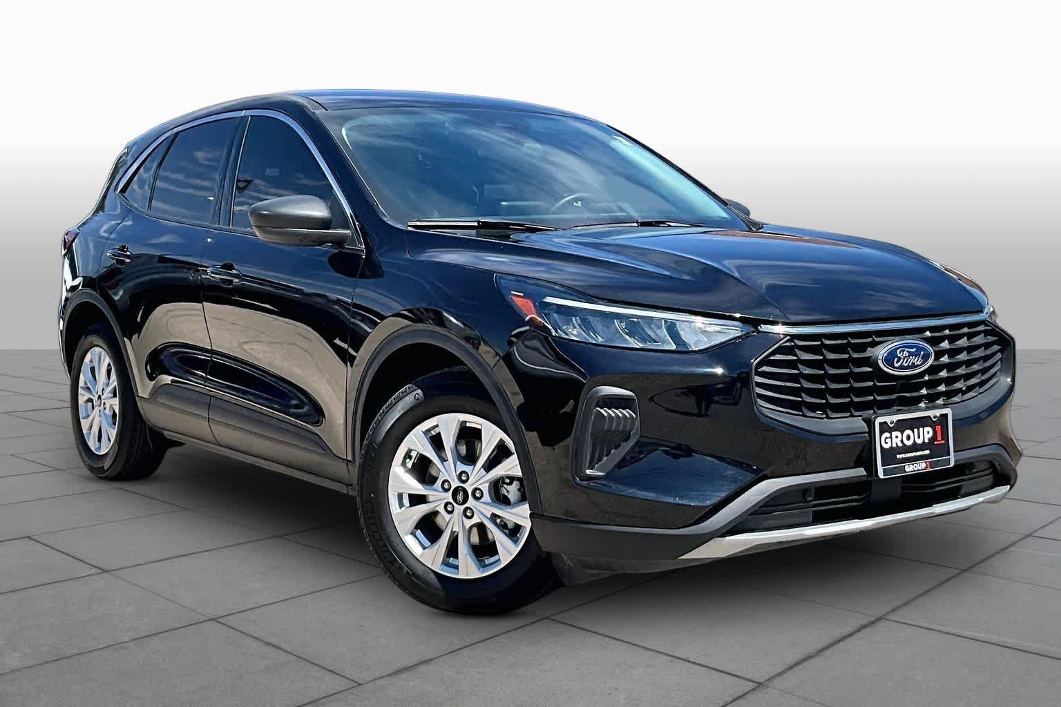 Used 2024 Agate Black Ford Active image 3