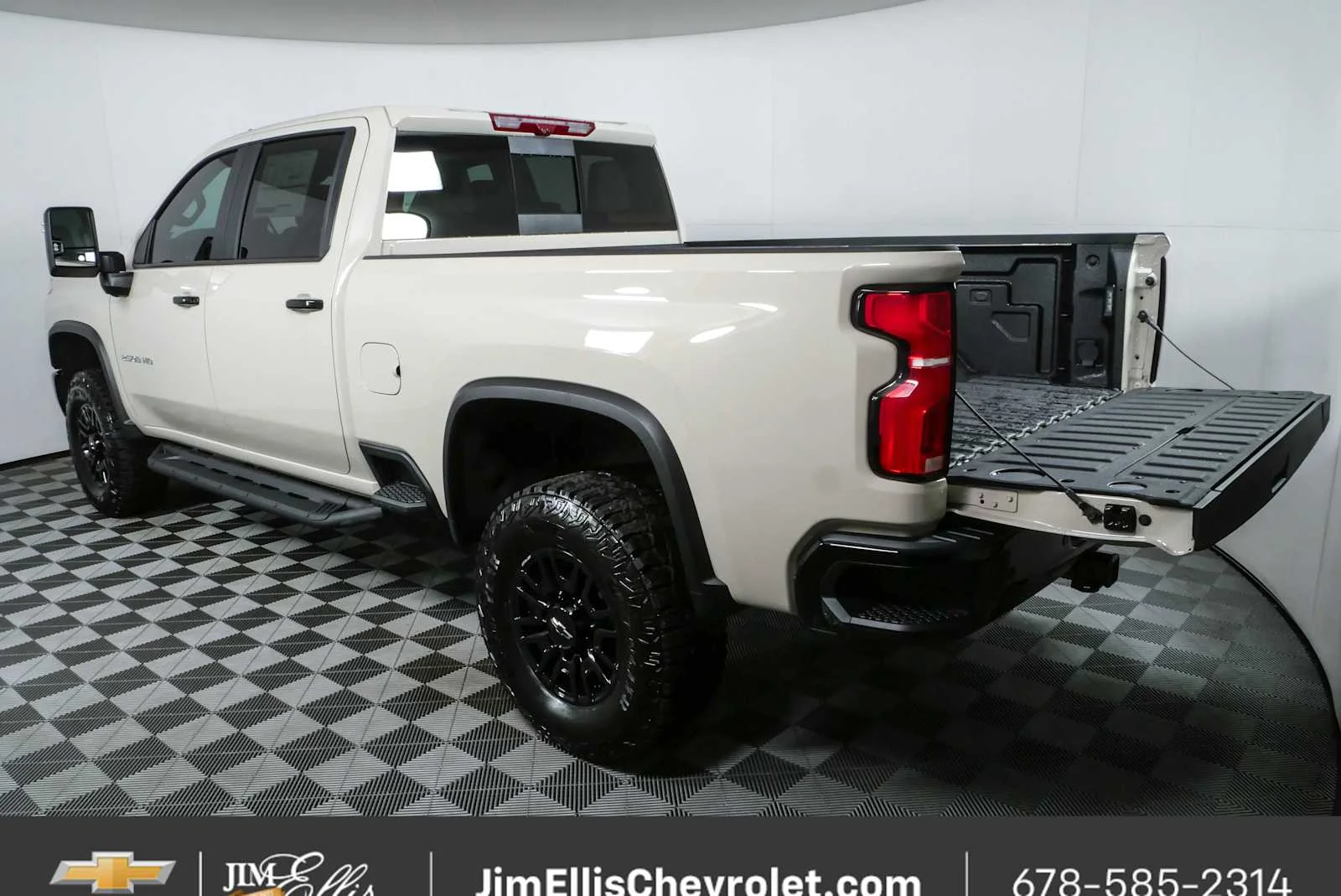 New 2026 White Sands Chevrolet ZR2 image 32