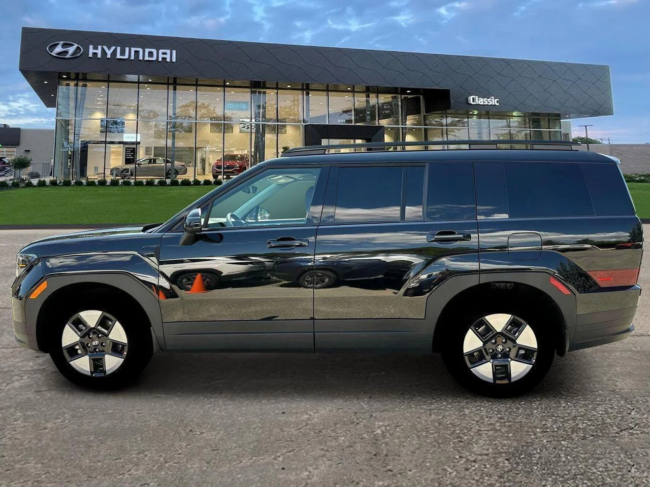 New 2026 Phantom Black Hyundai SEL image 3