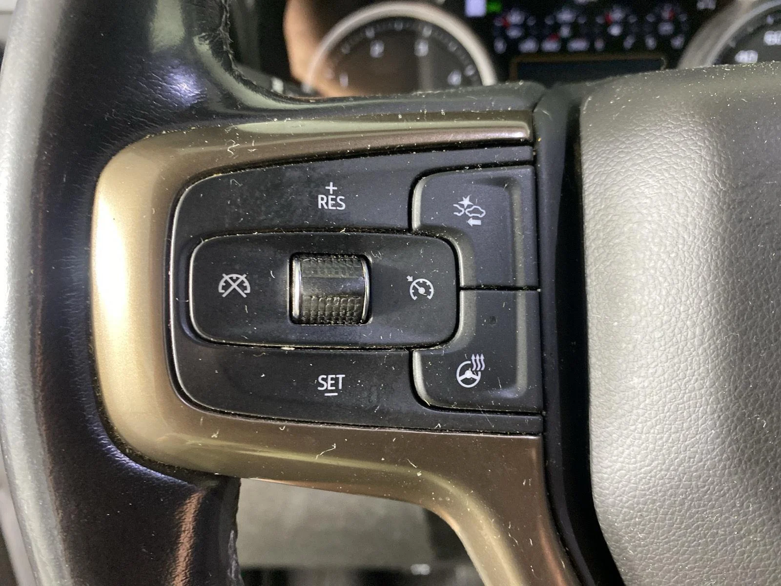 Used 2021 Iridescent Pearl Tricoat Chevrolet High Country image 15