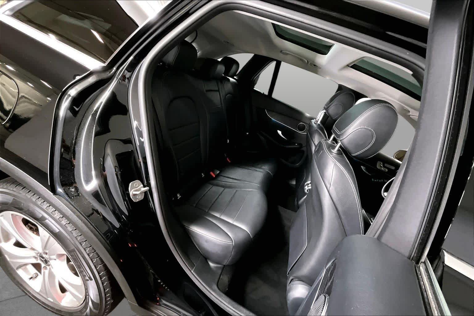 Used 2018 Black Mercedes-Benz GLC 300 image 17