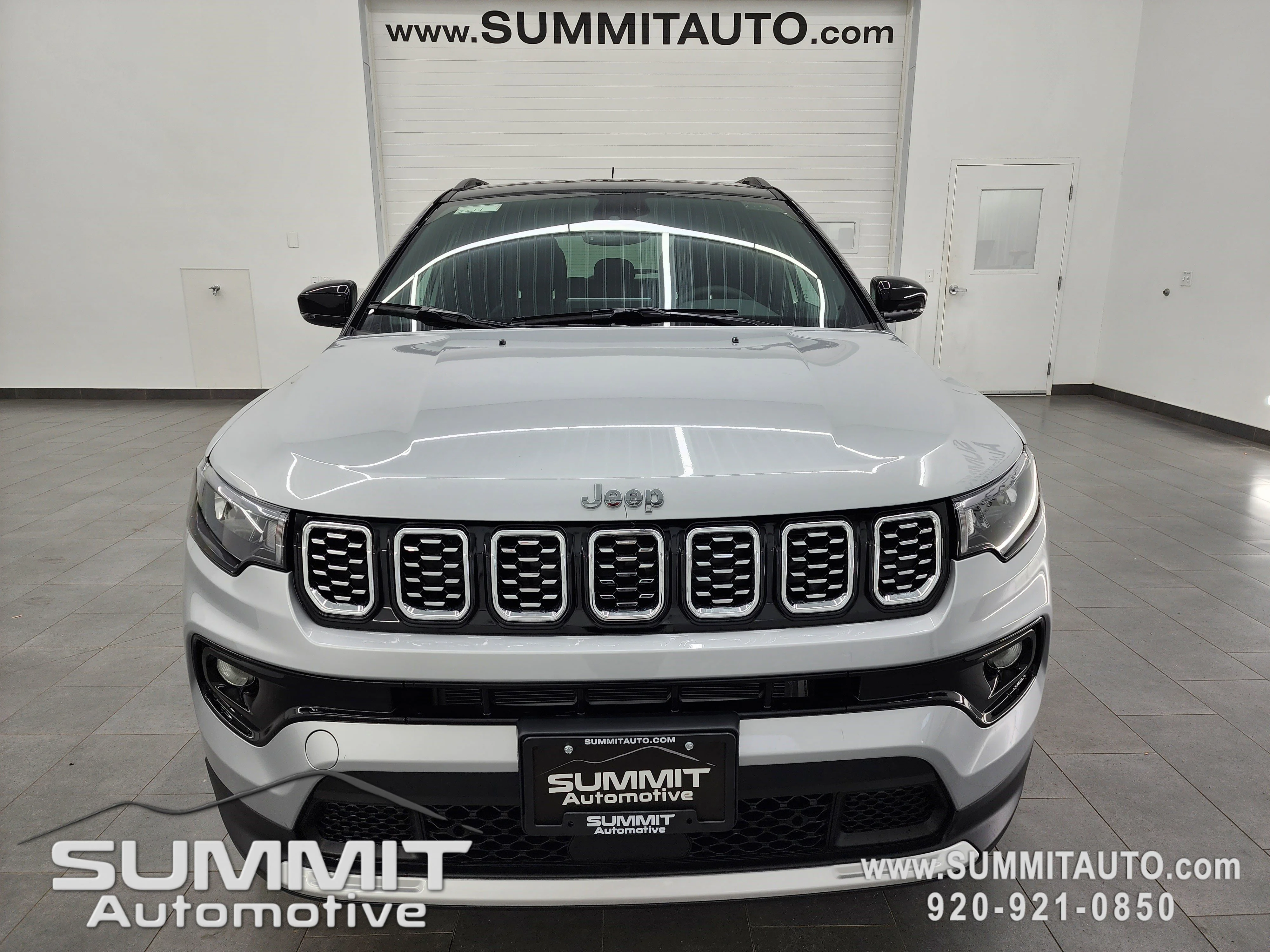 New 2026 Silver Zynith Metallic Clear-Coat Exterior Paint Jeep Limited image 20