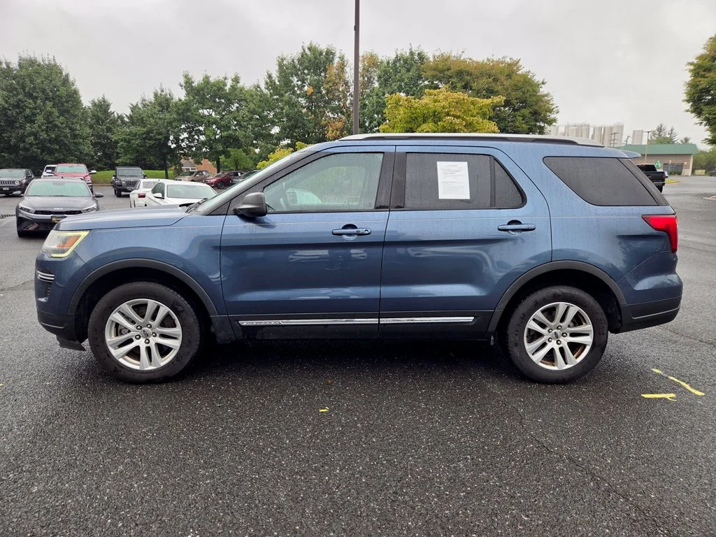 Used 2018 Blue Ford XLT image 4