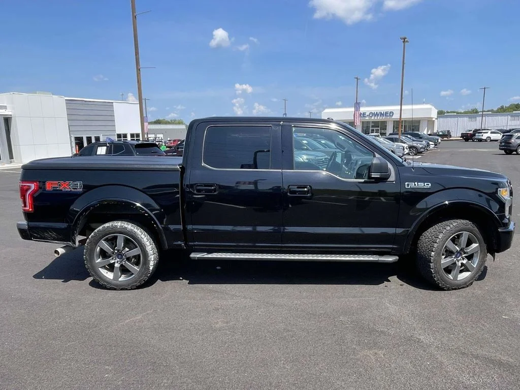 Used 2016 Black Ford XLT image 2