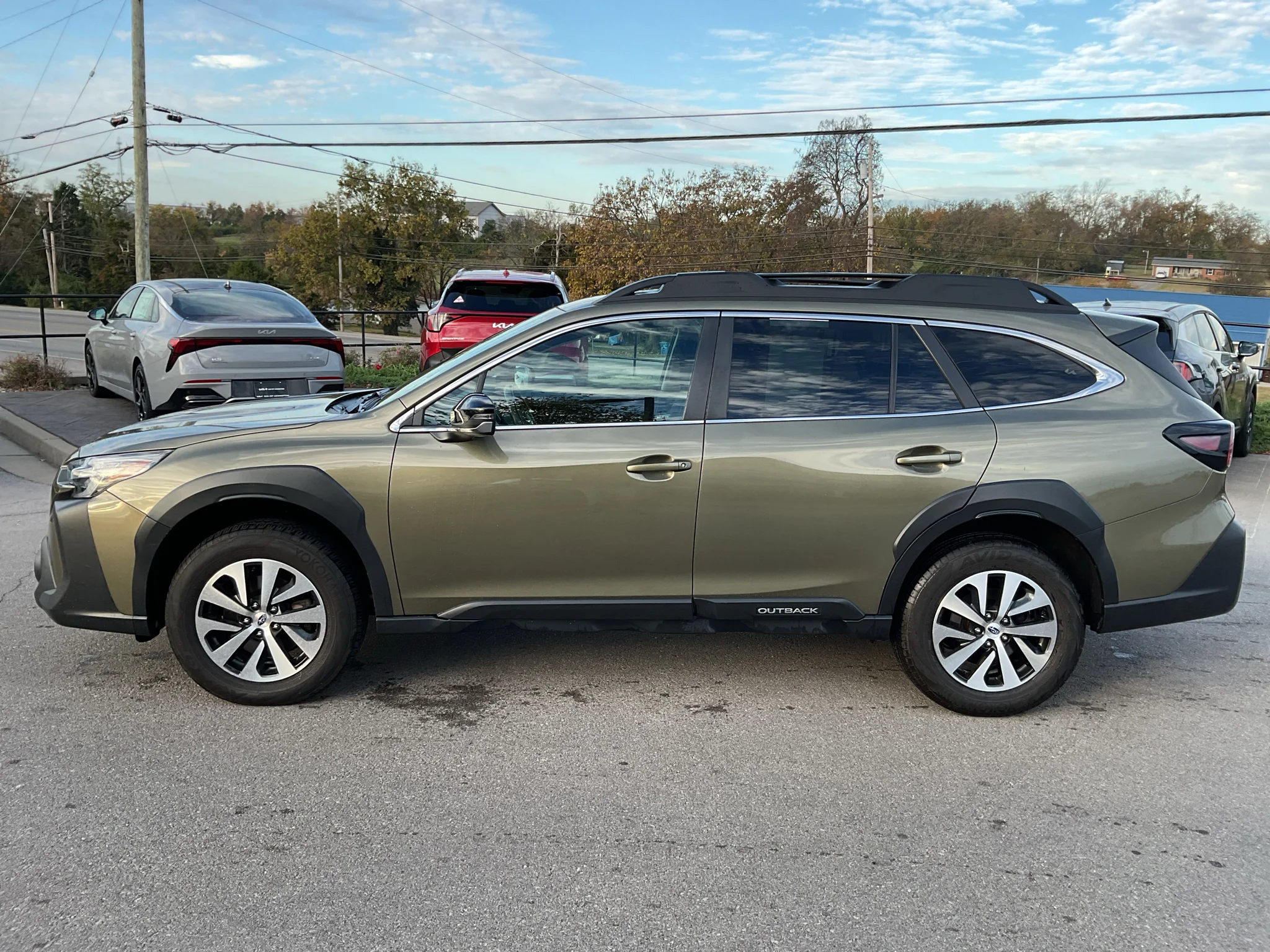 Used 2023 Autumn Green Metallic Subaru Premium image 7